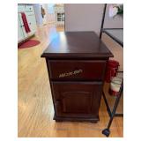 Mahogany Nightstand/ End Table, 2 Drawer and