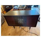 Royalties Radio, Stereo, Turn Table
