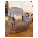 Leggette and Platt ï¿½OGï¿½ Recliner, Power