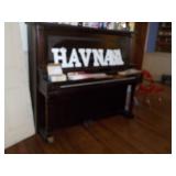 Yowmowe upright piano