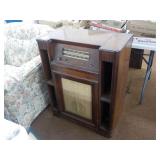 Early floor radio as is