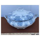 1890s English Covered Casserole No Damage - Clean