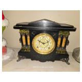 VINTAGE MANTLE CLOCK