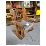 NICE CHILDS WOOD CHAIR