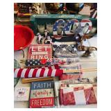 GROUP OF PATRIOTIC D?COR ITEMS GROUP OF PATRIOTIC D?COR ITEMS