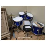 CHILDS SIZE DRUM SET