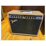 FENDER GUITAR AMP