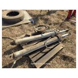 HYDRAULIC CYLINDERS  (WHITE PALLET)