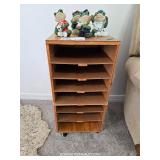 FROGS, RUG, AND SHELF