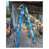 STEP LADDER (BLUE)