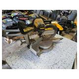 DeWALT MITER SAW  (WORKS)