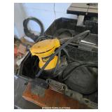 DeWALT PALM SANDER (WORKS)