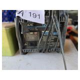 SMALL BATTERY CHARGER