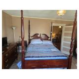 QUEEN SIZE 4 POST HEADBOARD & FOOTBOARD BED SET