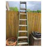 FIBERGLASS STEP LADDER