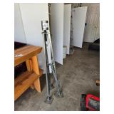 5TH. WHEEL ADJUSTABLE TRIPOD STABILIZER