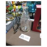 VINTAGE MILK BOTTLE & D?COR ITEM