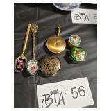 PILL BOXES & PURSE ASH TRAY (GOLD ONE)