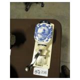 DELFT BLUE & WHITE DUTCH COFFEE GRINDER