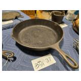 CAST IRON FRYING PAN