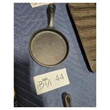 CAST IRON SKILLET