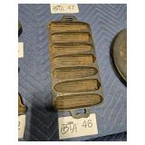 CAST IRON CORNBREAD PAN