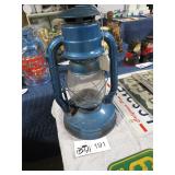 VINTAGE DIETZ LITTLE WIZARD LANTERN