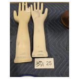VINTAGE GLOVE MOLDS