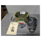SCOTT M-95 GAS MASK UNUSED IN POUCH