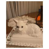 WESTMORELAND MILK GLASS CAT BOX-SEE DESCRIP