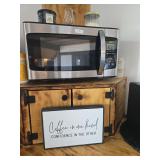 Hamilton Beach Stainless Steel Microwave & Decor