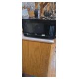 Rival Black Countertop Microwave Oven