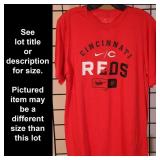 M, Cincinnati Reds T-Shirt, Red