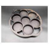 Lodge Cast Iron Seven-Cup Baking Pan