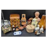 Decorative Figurines & Items
