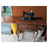Kenmore De Luxe Rotary Sewing Machine with T-