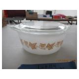 PYREX 472 1 1/2 PT BOWL W/LID TRADEMARK 35
