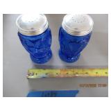 VINTAGE BLUE GLASS SALT & PEPPER SHAKER