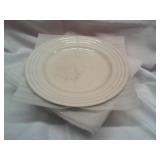 6 Le Creuset Dinner plates11 inches round