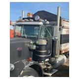 Peterbuilt Semi