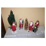 6 Santas & tree