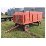 International barge box wagon w/hoist