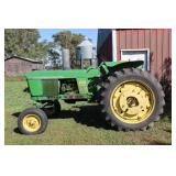 John Deere 2520 Diesel Synchro Shift Wide Front