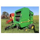 John Deere 566 Round Baler