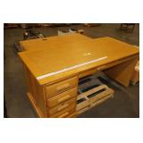 Wooden desk with return (L-shaped)