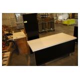 Corner desk