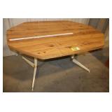 Kitchen table w/leaf