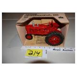 Farmall H 1/16 Ertl in box