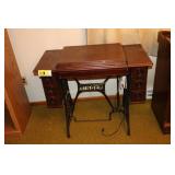 Antique Classic Deluxe in Singer cabinet