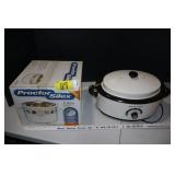 New slow cooker in box & small roaster